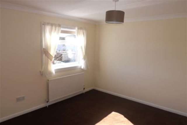  Image of 3 bedroom Property to rent in Morar Place Irvine KA12 at Irvine, KA12 9PS