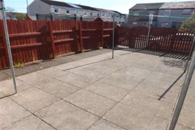  Image of 3 bedroom Property to rent in Morar Place Irvine KA12 at Irvine, KA12 9PS