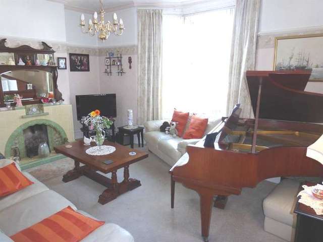  Image of 4 bedroom End of Terrace for sale in New Road Porthcawl CF36 at Porthcawl  Porthcawl, CF36 5BH