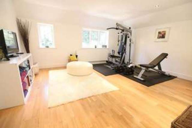  Image of 4 bedroom Detached house for sale in Nork Way Banstead SM7 at Nork Way  Banstead, SM7 1HP