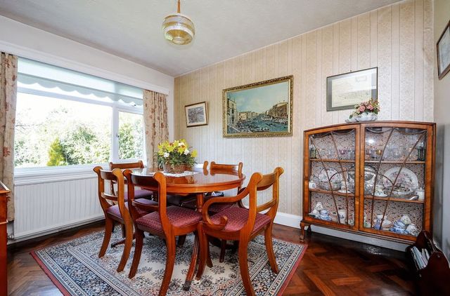  Image of 3 bedroom Property for sale in Norman Avenue Abingdon OX14 at Norman Avenue  Abingdon, OX14 2HQ