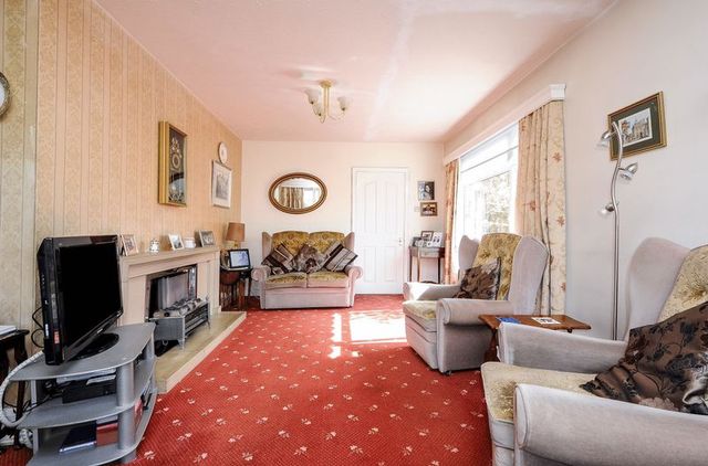  Image of 3 bedroom Property for sale in Norman Avenue Abingdon OX14 at Norman Avenue  Abingdon, OX14 2HQ