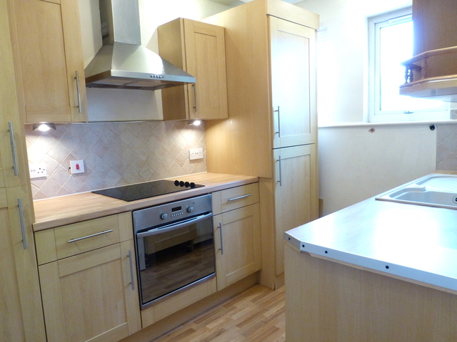  Image of 2 bedroom Flat to rent in North End Road London NW11 at London, NW11 7HT