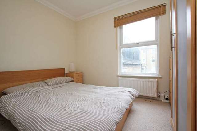  Image of 1 bedroom Flat to rent in Northcote Road London SW11 at Northcote Road Clapham London, SW11 1NG