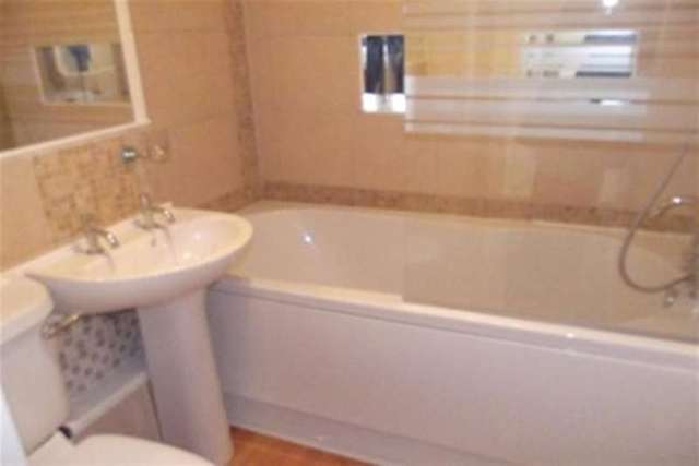 Image of 3 bedroom Detached house to rent in Dunnock Road Corby NN18 at Corby, NN18 8EN