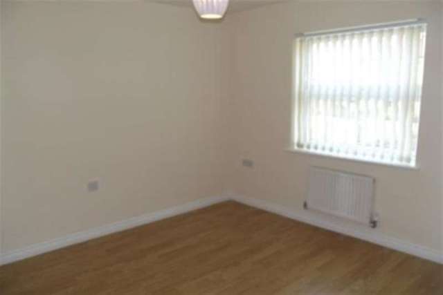  Image of 3 bedroom Detached house to rent in Dunnock Road Corby NN18 at Corby, NN18 8EN