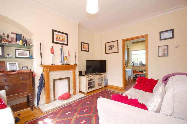  Image of 2 bedroom Cottage to rent in Okeburn Road London SW17 at Okeburn Road Tooting London, SW17 8NW