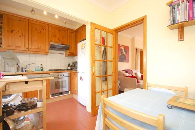  Image of 2 bedroom Cottage to rent in Okeburn Road London SW17 at Okeburn Road Tooting London, SW17 8NW