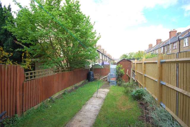  Image of 2 bedroom Cottage to rent in Okeburn Road London SW17 at Okeburn Road Tooting London, SW17 8NW