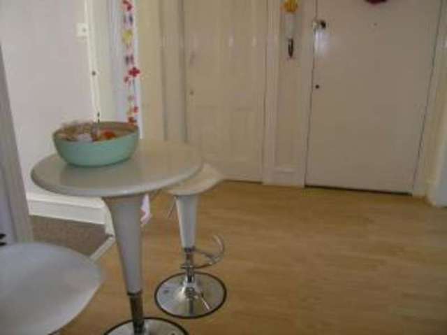  Image of 2 bedroom Flat for sale in Onslow Drive Dennistoun Glasgow G31 at Glasgow Lanarkshire Birkwood, G31 2QQ