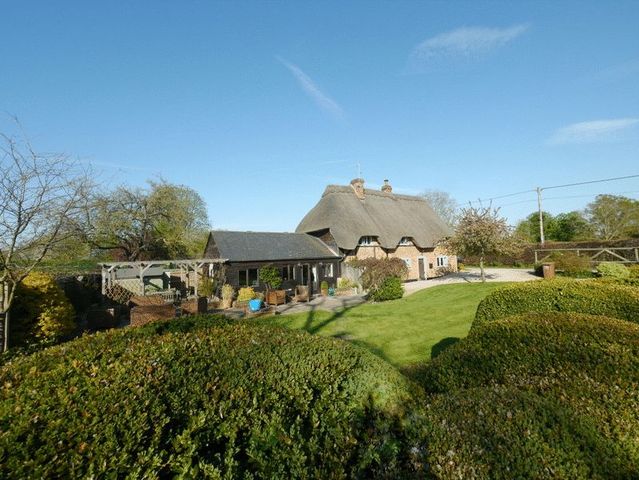  Image of 4 bedroom Detached house for sale in Paper Mill Lane South Moreton Didcot OX11 at Paper Mill Lane  South Moreton, OX11 9AH