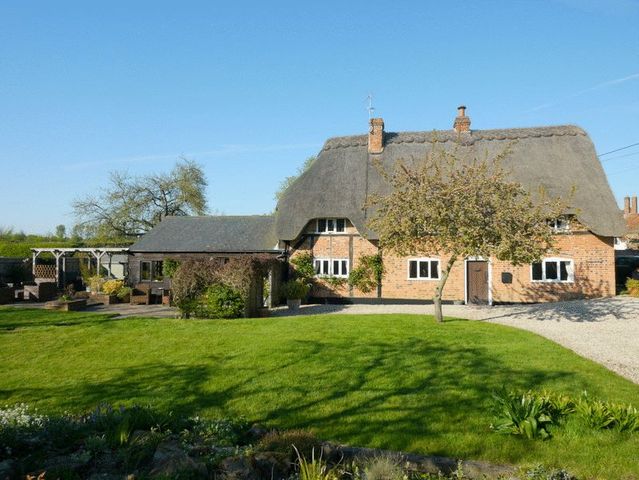  Image of 4 bedroom Detached house for sale in Paper Mill Lane South Moreton Didcot OX11 at Paper Mill Lane  South Moreton, OX11 9AH