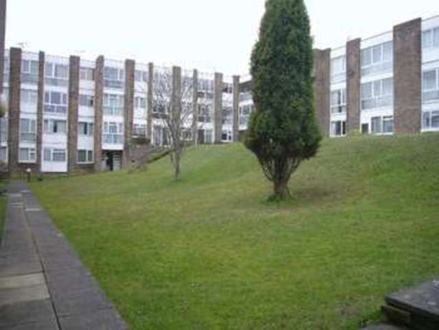  Image of 2 bedroom Flat to rent in Park Road Barry CF62 at Park Road  Barry, CF62 6NT