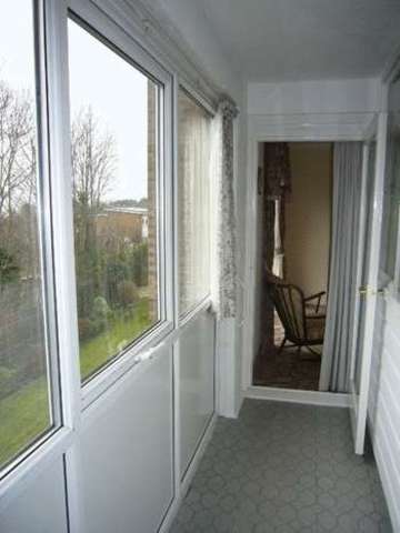  Image of 2 bedroom Flat to rent in Park Road Barry CF62 at Park Road  Barry, CF62 6NT