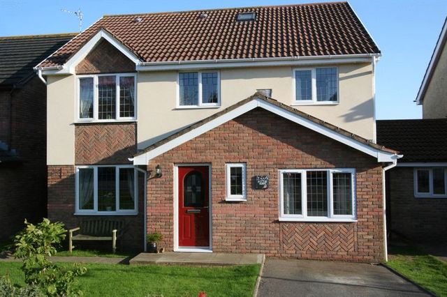  Image of 5 bedroom Detached house for sale in Picton Road Rhoose Barry CF62 at Picton Road  Rhoose, CF62 3HU