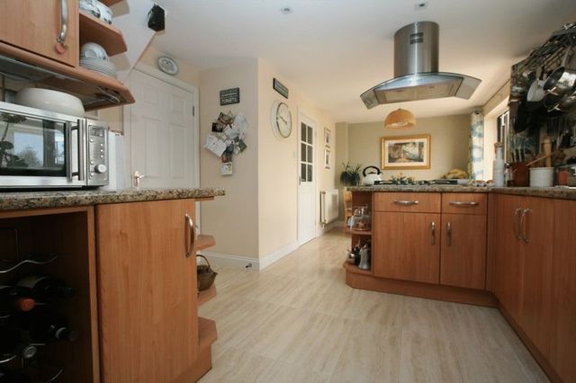  Image of 5 bedroom Detached house for sale in Picton Road Rhoose Barry CF62 at Picton Road  Rhoose, CF62 3HU