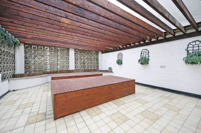  Image of 2 bedroom Flat to rent in Portobello Road London W11 at Portobello Road  London, W11 3DB