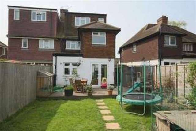  Image of 4 bedroom Property for sale in Priory Close Denham Uxbridge UB9 at Priory Close Denham Denham, UB9 5AT