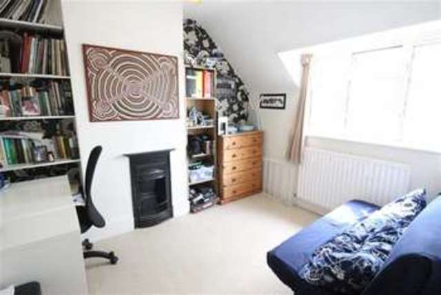 Image of 4 bedroom Property for sale in Priory Close Denham Uxbridge UB9 at Priory Close Denham Denham, UB9 5AT