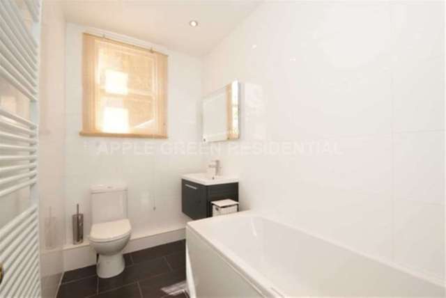  Image of 1 bedroom Apartment to rent in Gilden Crescent London NW5 at Kentish Town NW5 London, NW5 4QA