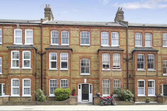  Image of 2 bedroom Flat for sale in Queenstown Road London SW8 at Queenstown Road  London, SW8 3RR