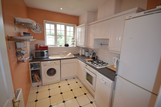  Image of 2 bedroom Flat to rent in Ramsdell Road Fleet GU51 at Ramsdell Road  FLEET, GU51 1DA