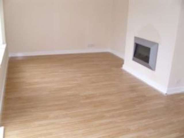 Image of 3 bedroom Semi-Detached house to rent in Ladywood Road Ilkeston DE7 at Ladywood Road Kirk Hallam Ilkeston, DE7 4NE