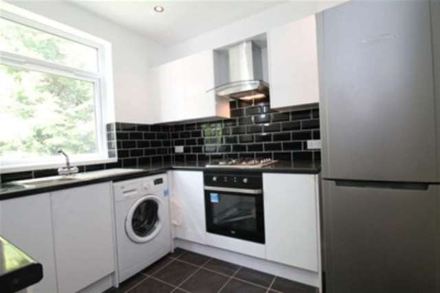  Image of 2 bedroom Flat to rent in Ridsdale Road London SE20 at London, SE20 8AE