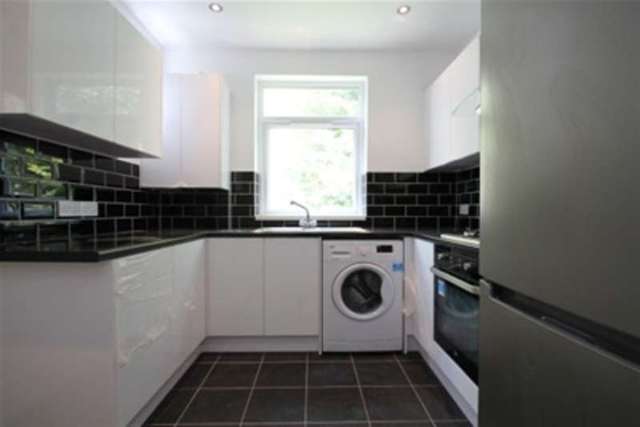  Image of 2 bedroom Flat to rent in Ridsdale Road London SE20 at London, SE20 8AE