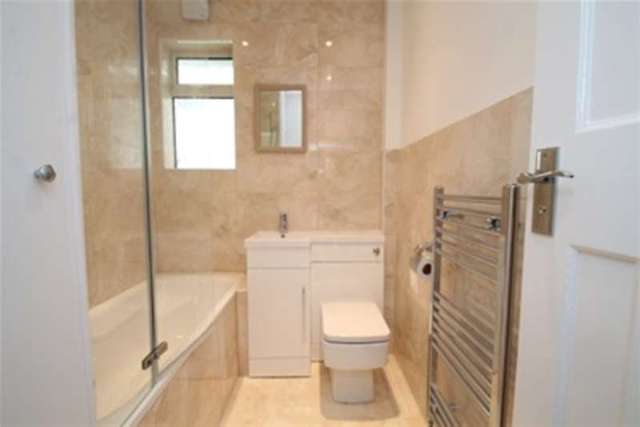  Image of 2 bedroom Flat to rent in Ridsdale Road London SE20 at London, SE20 8AE