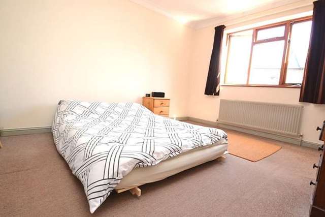  Image of 4 bedroom Detached house for sale in Carvers Lane Ringwood BH24 at Ringwood, BH24 1LB