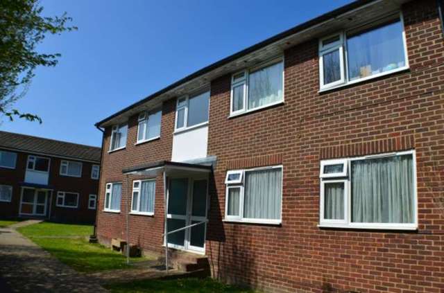  Image of 2 bedroom Flat for sale in Walnut Walk Polegate BN26 at Rowan Court Walnut Walk Polegate, BN26 5AF