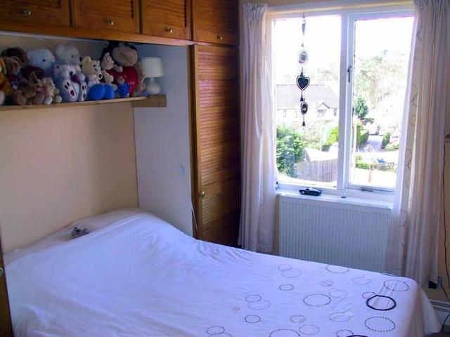  Image of 1 bedroom Flat to rent in Rowan Drive Poole BH17 at Creekmoor  Waterloo, BH17 7YR
