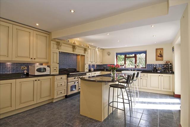  Image of 4 bedroom Detached house for sale in Runcorn Road Little Leigh Northwich CW8 at Runcorn Road Little Leigh Northwich, CW8 4RU