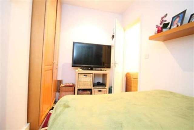  Image of 2 bedroom Flat to rent in Colfe & Hatcliffe Glebe Lewisham High Street London SE13 at London, SE6 4JF