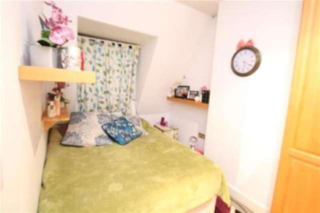  Image of 2 bedroom Flat to rent in Colfe & Hatcliffe Glebe Lewisham High Street London SE13 at London, SE6 4JF