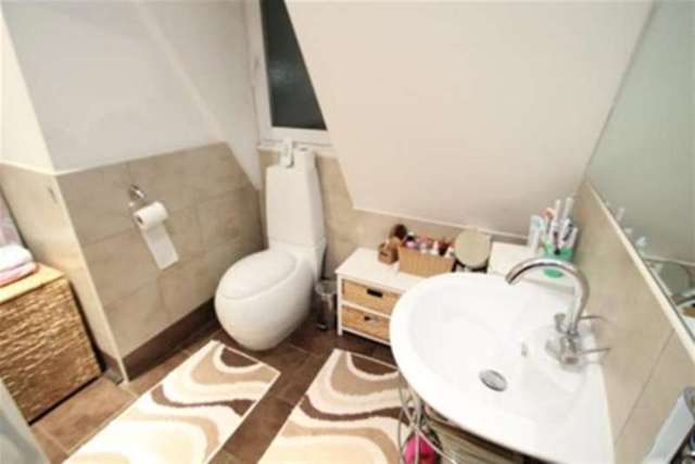  Image of 2 bedroom Flat to rent in Colfe & Hatcliffe Glebe Lewisham High Street London SE13 at London, SE6 4JF