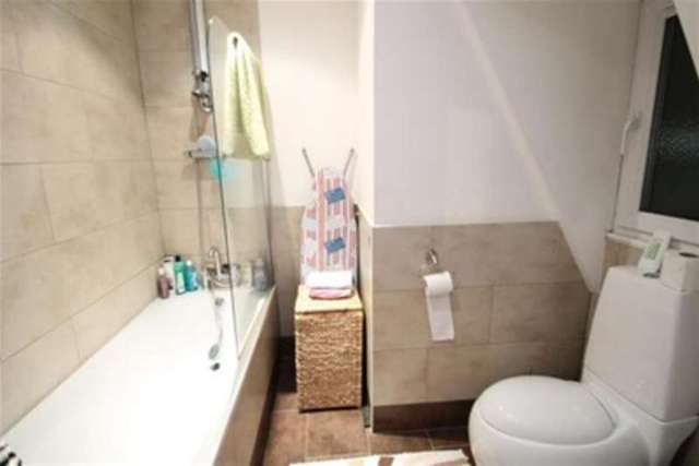  Image of 2 bedroom Flat to rent in Colfe & Hatcliffe Glebe Lewisham High Street London SE13 at London, SE6 4JF