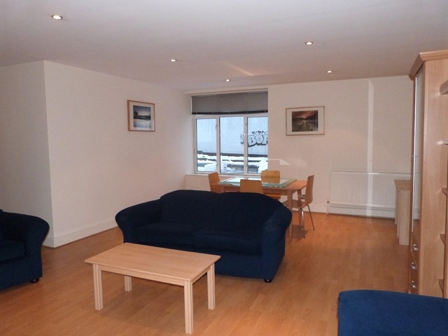  Image of 1 bedroom Apartment to rent in Russell Parade Golders Green Road London NW11 at GOLDERS GREEN  LONDON, NW11 9NN