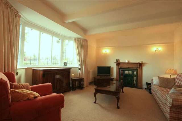  Image of 4 bedroom Detached house for sale in Searchwood Road Warlingham CR6 at Warlingham Surrey Warlingham, CR6 9BA