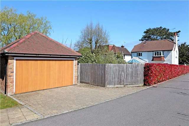  Image of 4 bedroom Detached house for sale in Searchwood Road Warlingham CR6 at Warlingham Surrey Warlingham, CR6 9BA