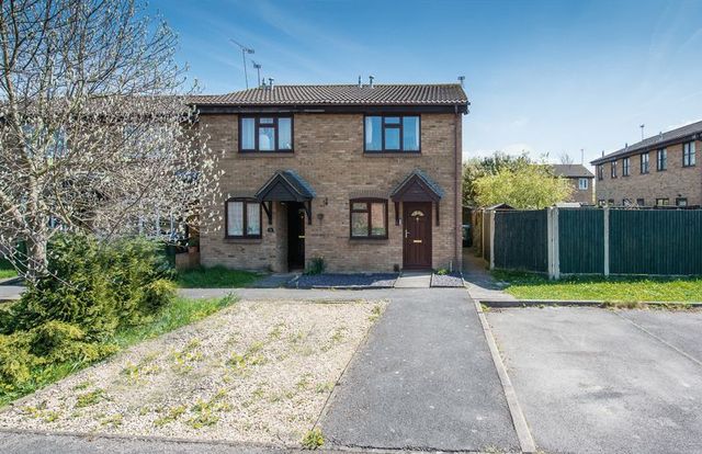  Image of 2 bedroom Detached house for sale in Sharp Close Aylesbury HP21 at Sharp Close  Aylesbury, HP21 8RR