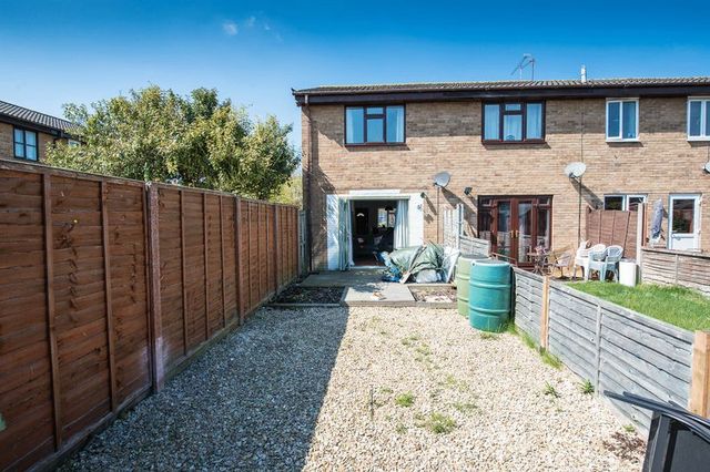  Image of 2 bedroom Detached house for sale in Sharp Close Aylesbury HP21 at Sharp Close  Aylesbury, HP21 8RR