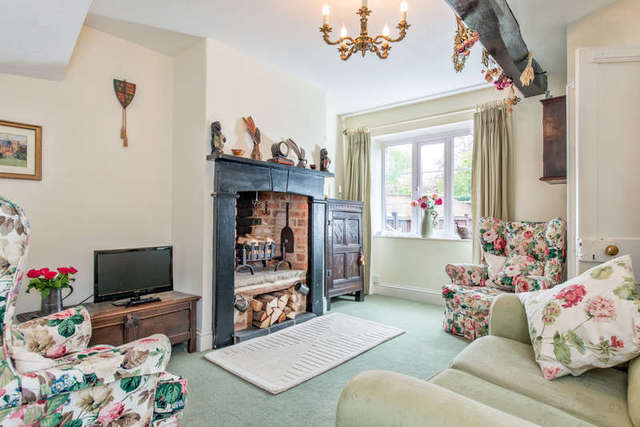  Image of 2 bedroom Semi-Detached house for sale in Farm Lane Shurdington Cheltenham GL51 at Shurdington Cheltenham, GL51 4XN