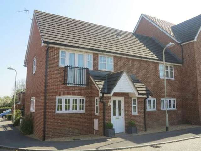  Image of 3 bedroom Maisonette to rent in Skylark Way Shinfield Reading RG2 at Skylark Way  Reading, RG2 9AD