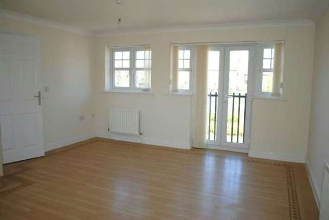  Image of 3 bedroom Maisonette to rent in Skylark Way Shinfield Reading RG2 at Skylark Way  Reading, RG2 9AD