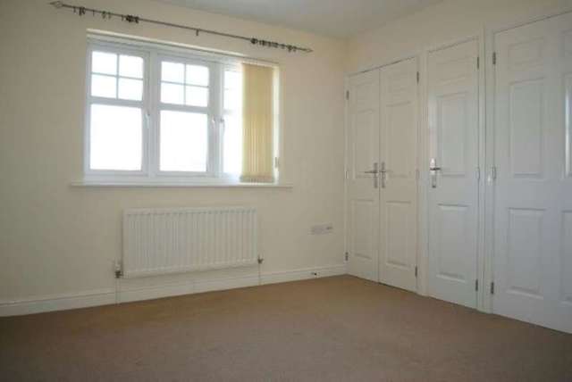  Image of 3 bedroom Maisonette to rent in Skylark Way Shinfield Reading RG2 at Skylark Way  Reading, RG2 9AD