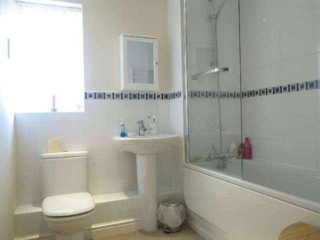  Image of 3 bedroom Maisonette to rent in Skylark Way Shinfield Reading RG2 at Skylark Way  Reading, RG2 9AD