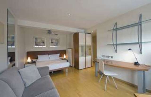  Image of Flat to rent in Old Brompton Road London SW7 at 2 Roland Gardens  London, SW7 3RU