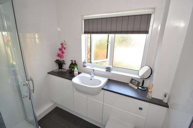  Image of 3 bedroom Detached house for sale in Coach Hill Close Chandler